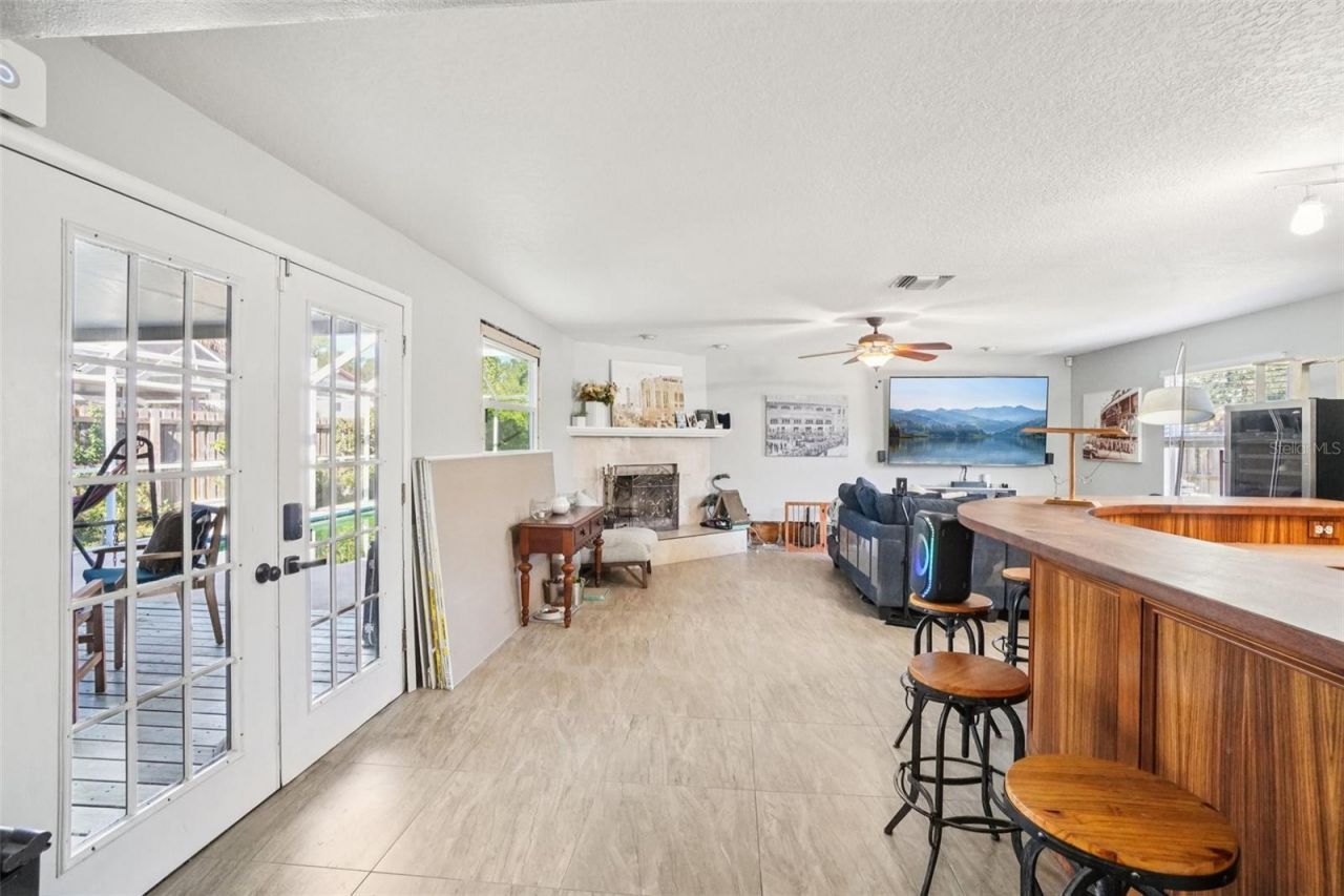 162 SE Lincoln Circle N, Saint Petersburg, FL 33703 Photo