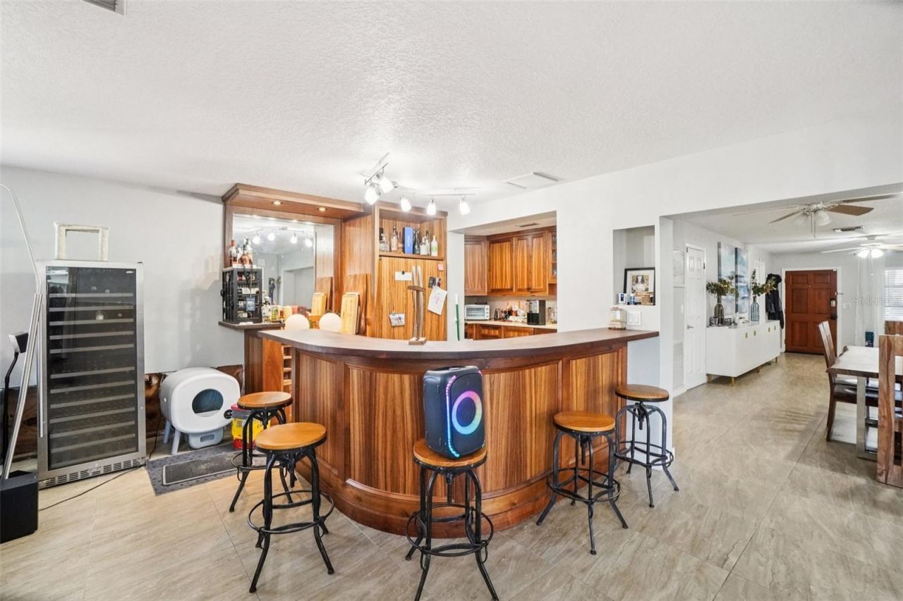 162 SE Lincoln Circle N, Saint Petersburg, FL 33703 Photo