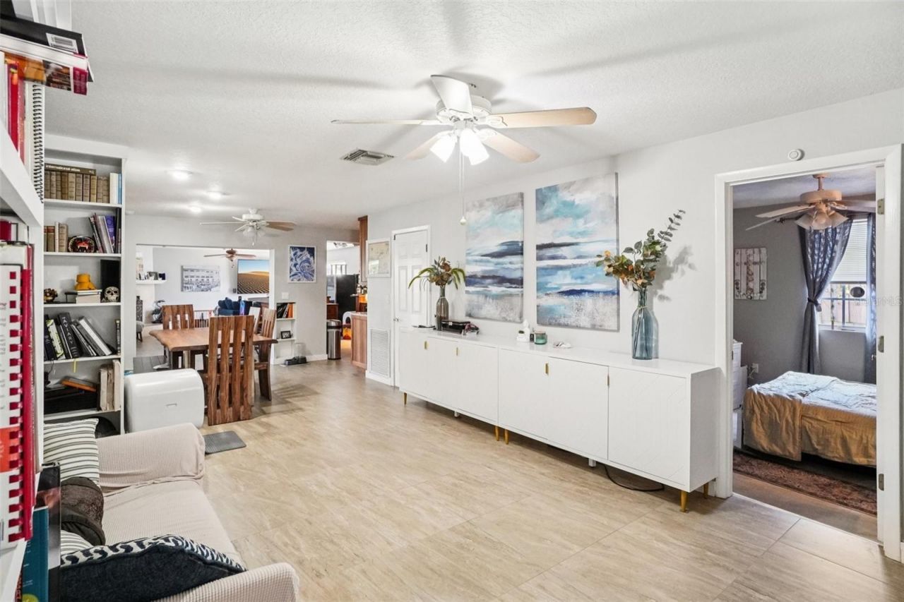 162 SE Lincoln Circle N, Saint Petersburg, FL 33703 Photo