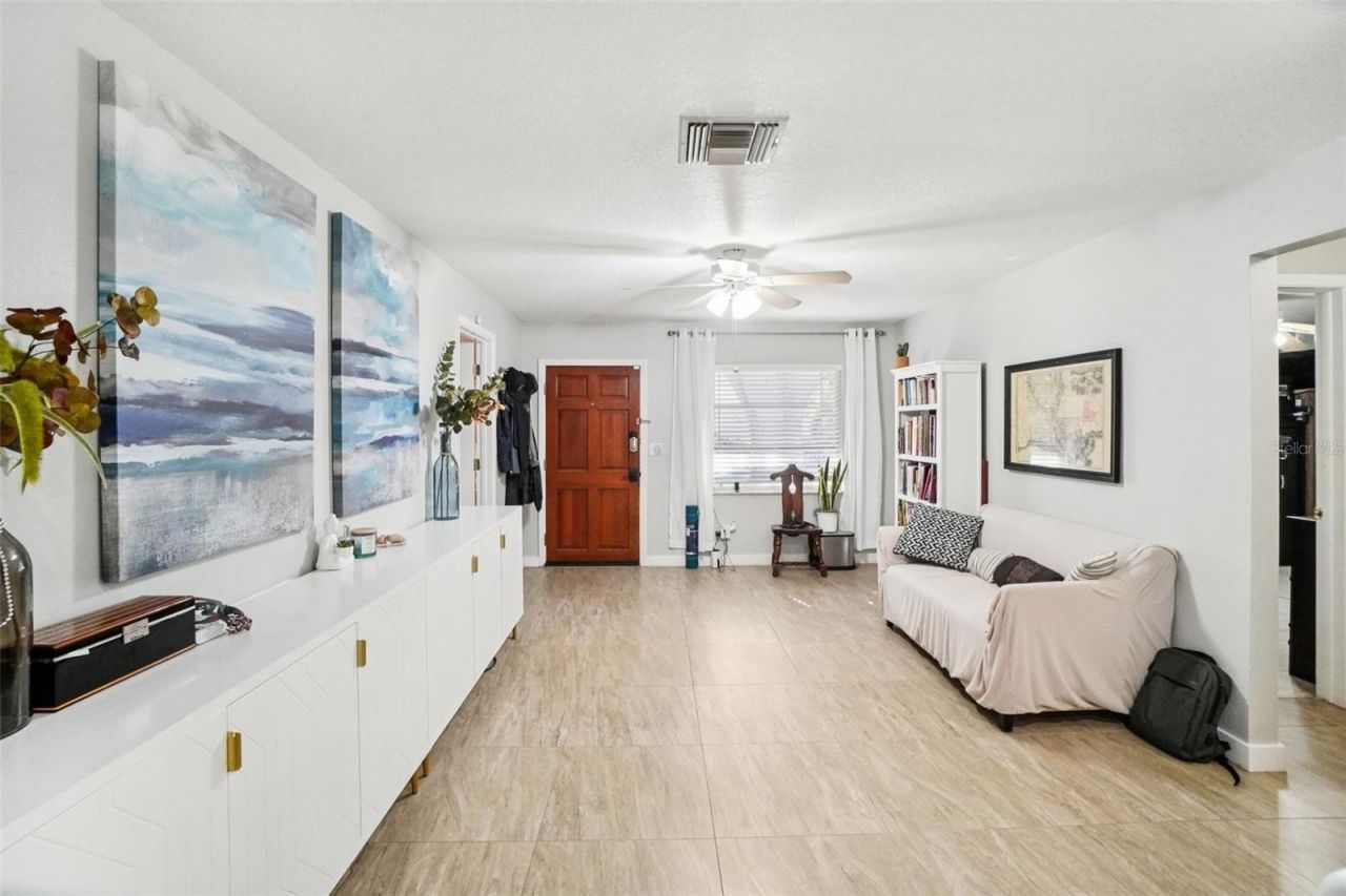 162 SE Lincoln Circle N, Saint Petersburg, FL 33703 Photo