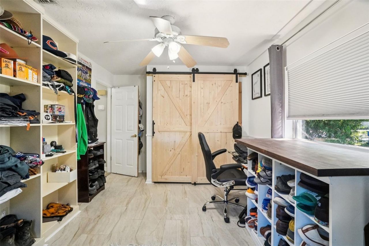 162 SE Lincoln Circle N, Saint Petersburg, FL 33703 Photo