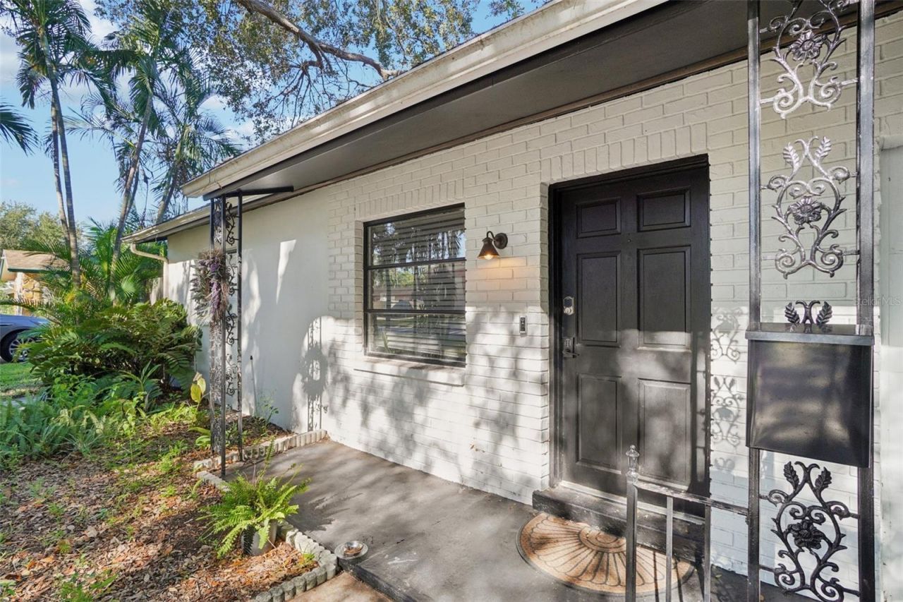 162 SE Lincoln Circle N, Saint Petersburg, FL 33703 Photo