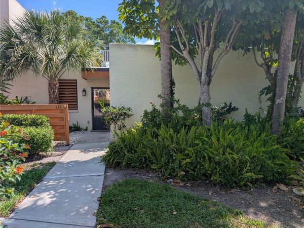 135 WILD PALM DRIVE , BRADENTON, FL 34210