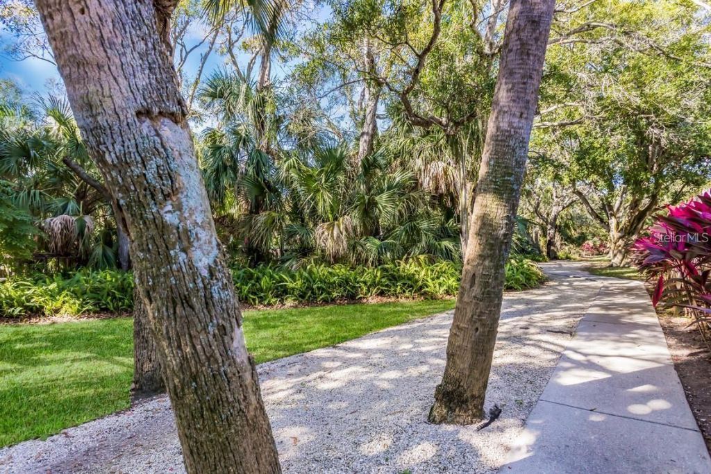 135 Wild Palm Drive , Bradenton, FL 34210 Photo