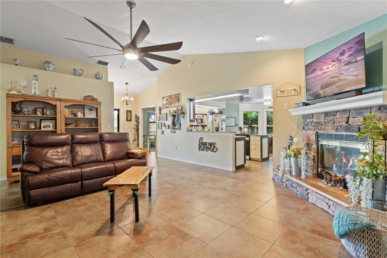 2121 Wildwood Ln, Auburndale, FL 33823 Photo