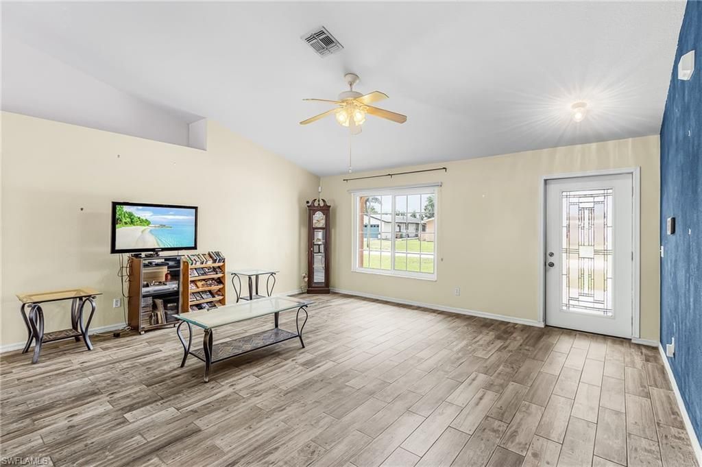 1215 SE 27th St, Cape Coral, FL 33904 Photo
