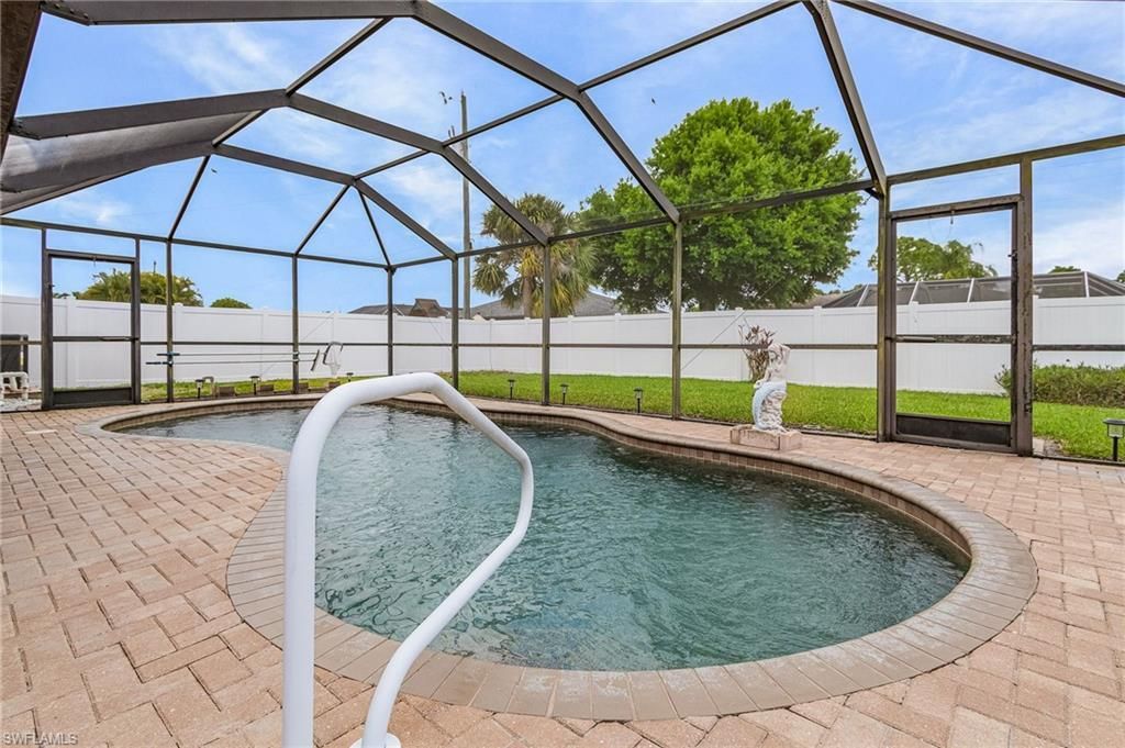 1215 SE 27th St, Cape Coral, FL 33904 Photo