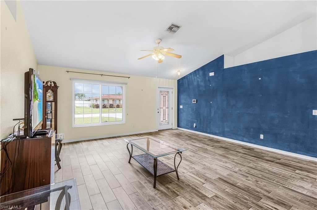 1215 SE 27th St, Cape Coral, FL 33904 Photo
