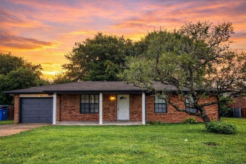 201 Melody Circle, Kaufman, TX 75142 Main Photo