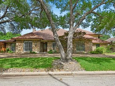 13216 Hillcrest Road , Dallas, TX 75240