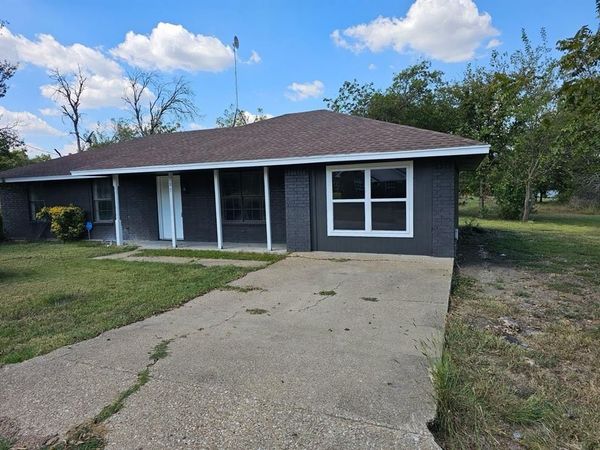 781 Hardeman, Italy, TX 76651