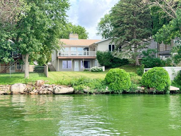 809 W Lake Avenue, Worthington, MN 56187