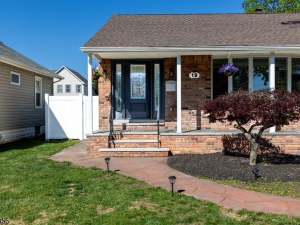 19 4Th St, Pequannock, NJ 07440