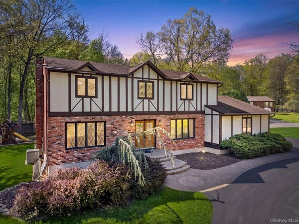 7 Bell Court, Suffern, NY 10901