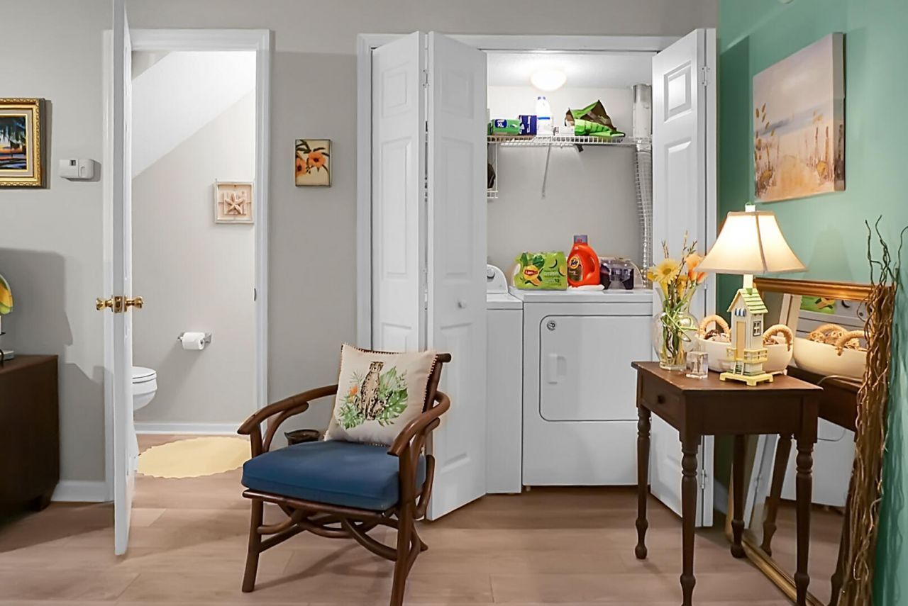 8169 Shadow Oak Drive Photo 13