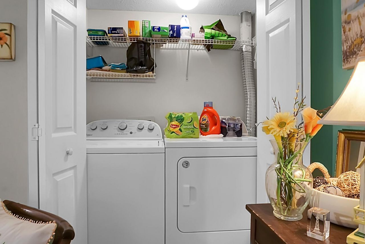 8169 Shadow Oak Drive Photo 14