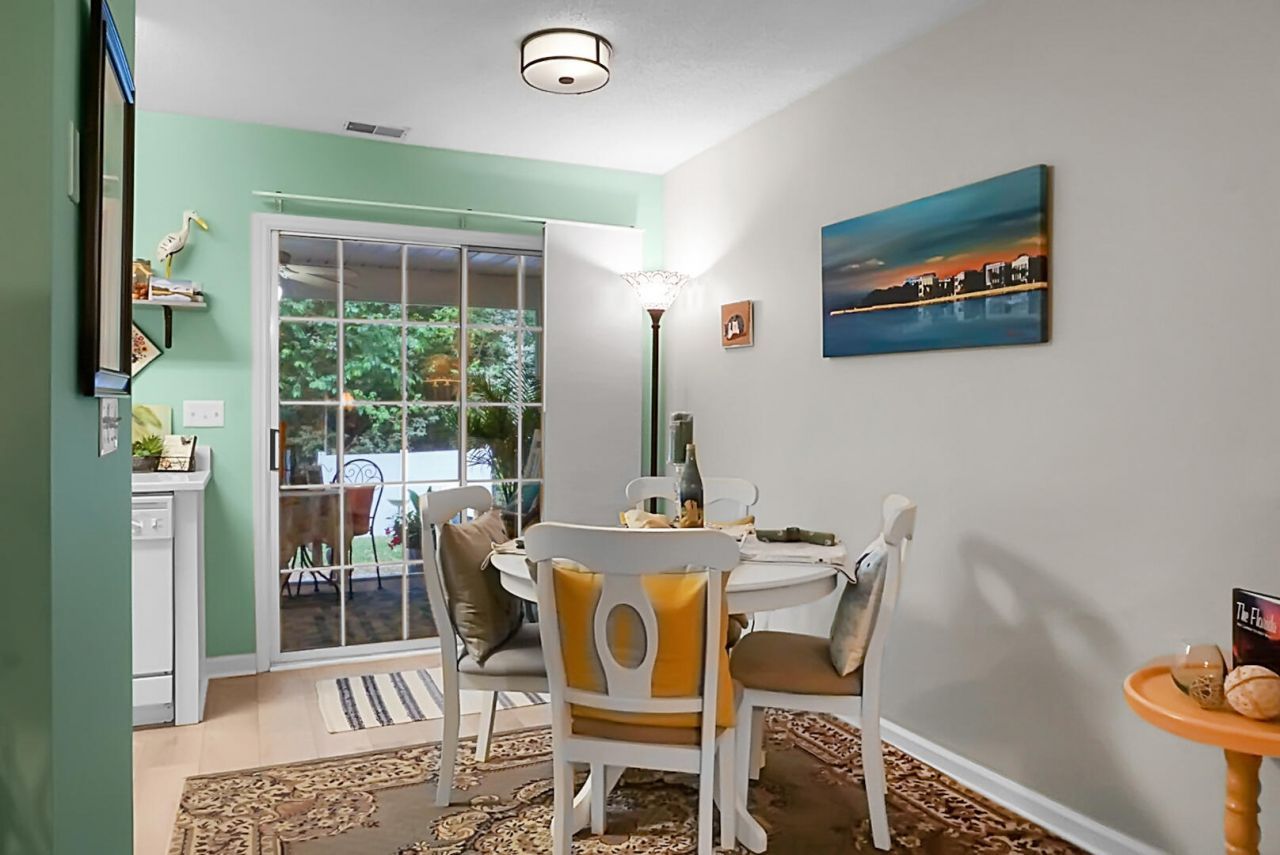 8169 Shadow Oak Drive Photo 17