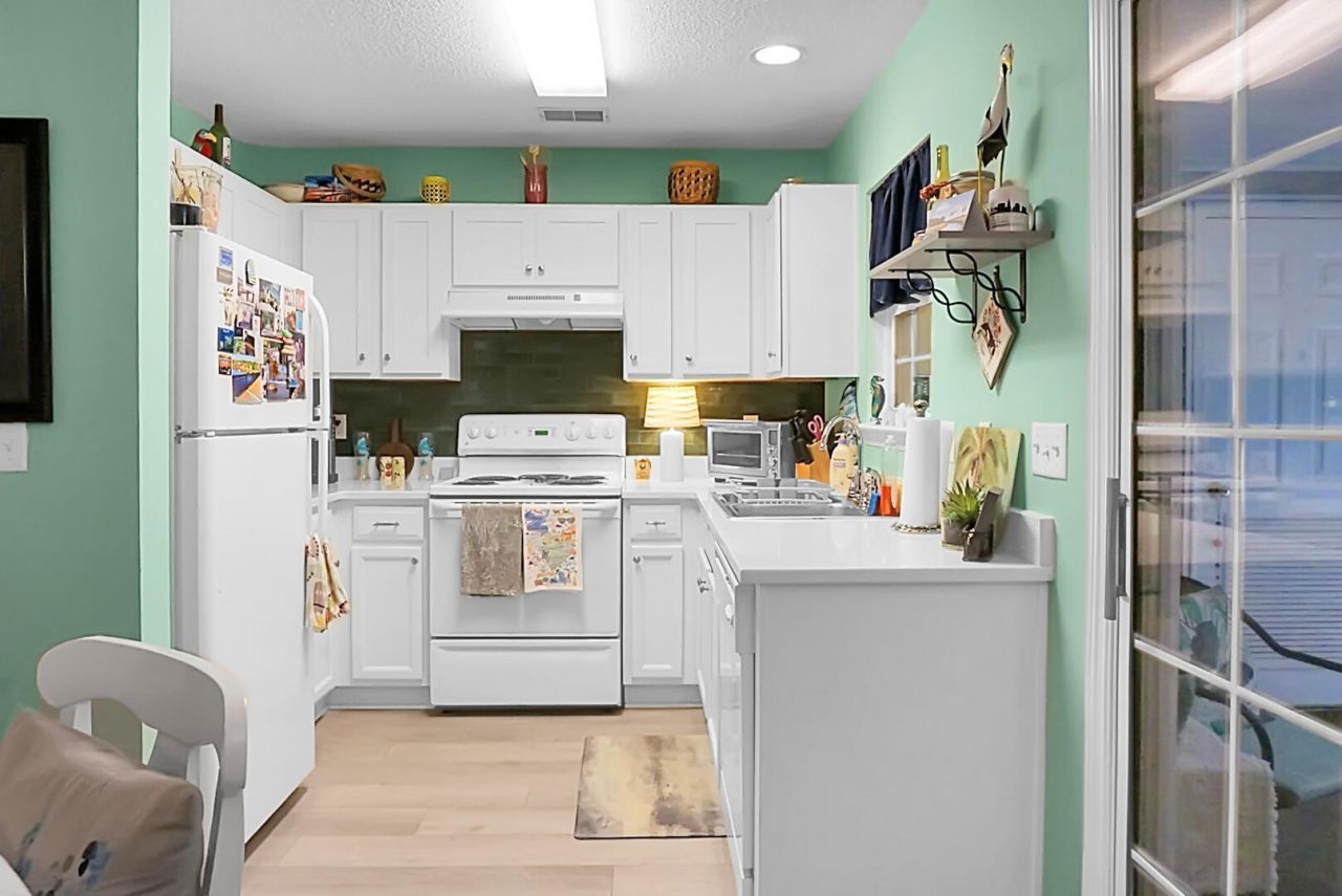 8169 Shadow Oak Drive Photo 20