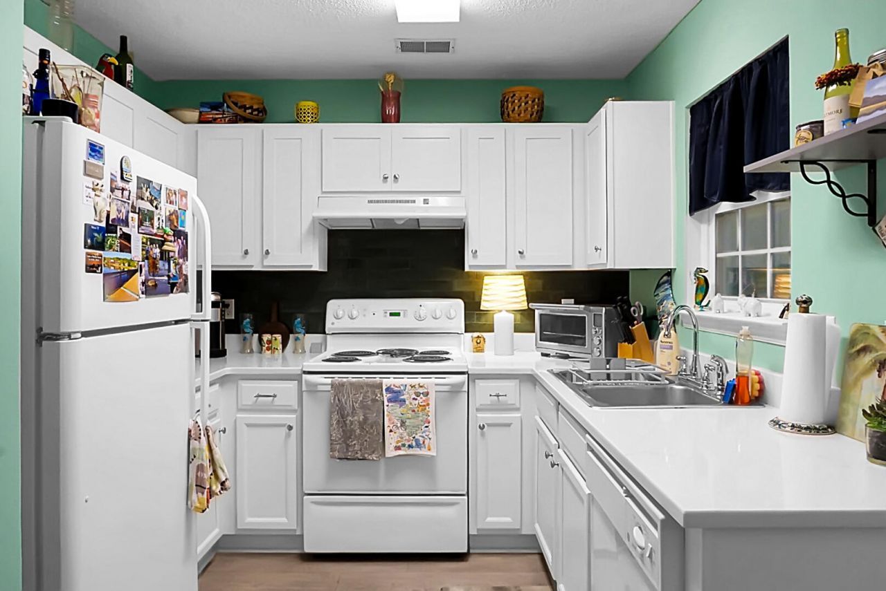 8169 Shadow Oak Drive Photo 21