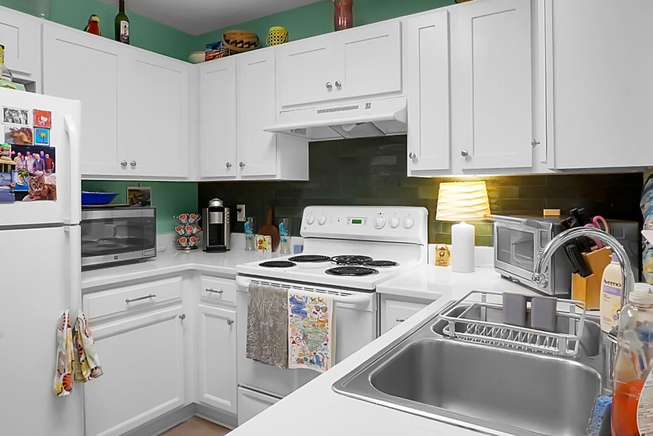 8169 Shadow Oak Drive Photo 22