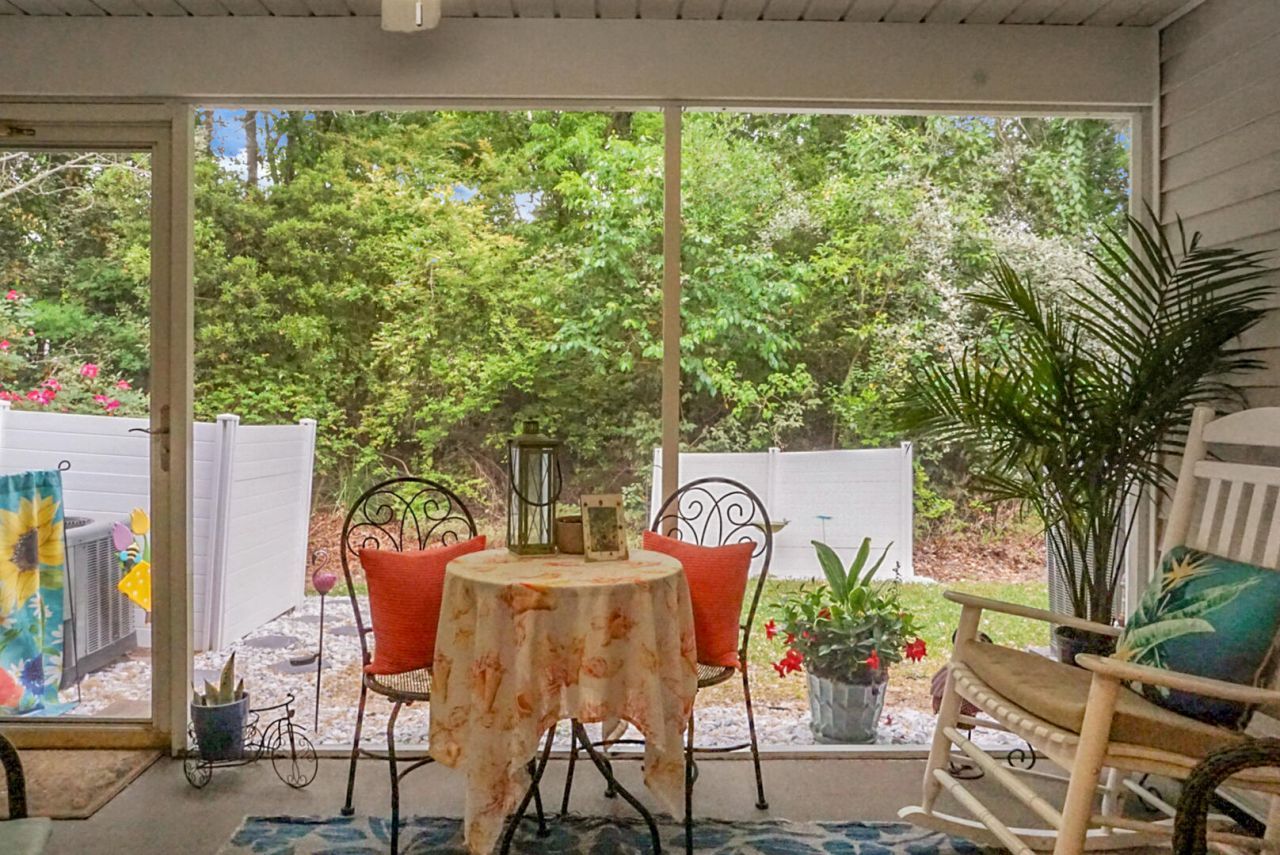 8169 Shadow Oak Drive Photo 24