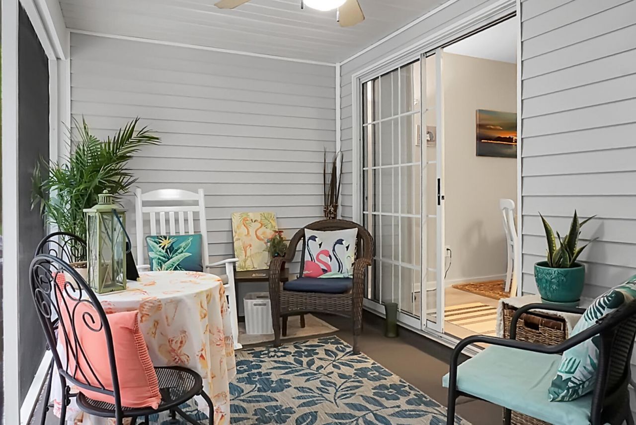 8169 Shadow Oak Drive Photo 25