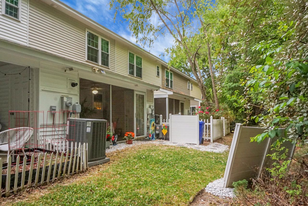 8169 Shadow Oak Drive Photo 30