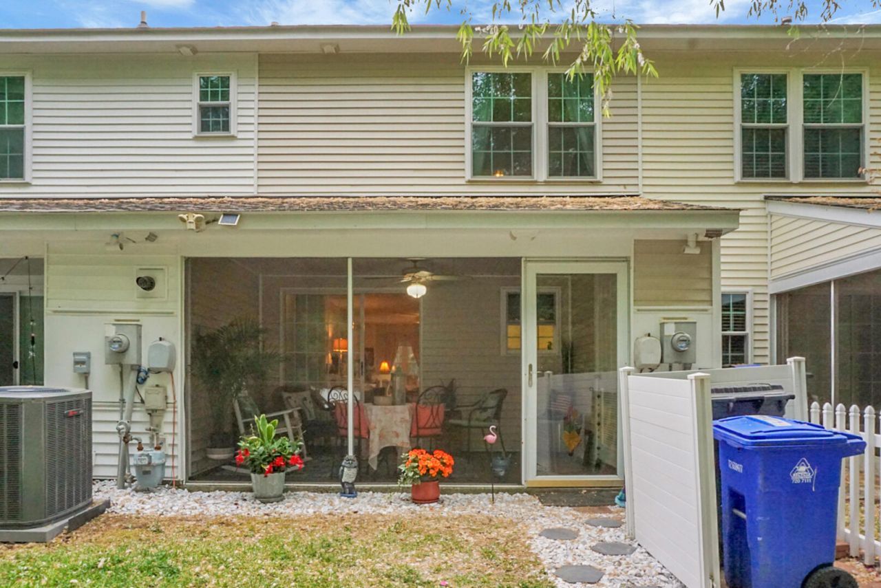 8169 Shadow Oak Drive Photo 31