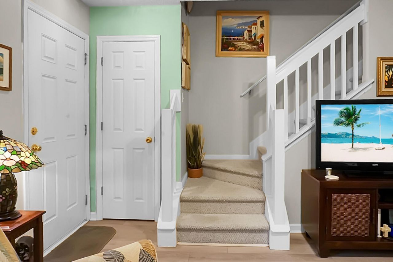 8169 Shadow Oak Drive Photo 32