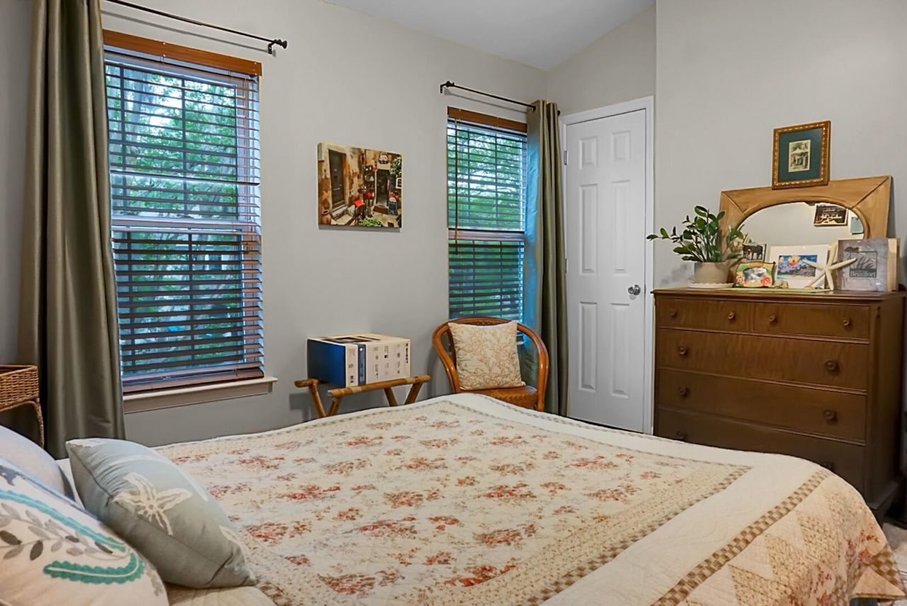 8169 Shadow Oak Drive Photo 35