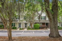 8169 Shadow Oak Drive photo 4