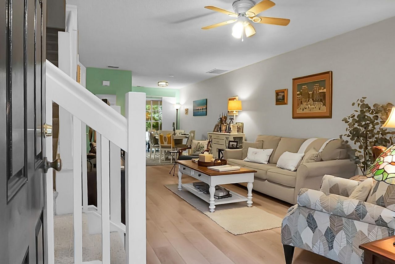 8169 Shadow Oak Drive Photo 8