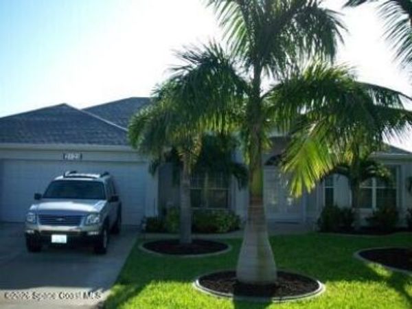 2123 SE 11th Avenue , Cape Coral, FL 33993