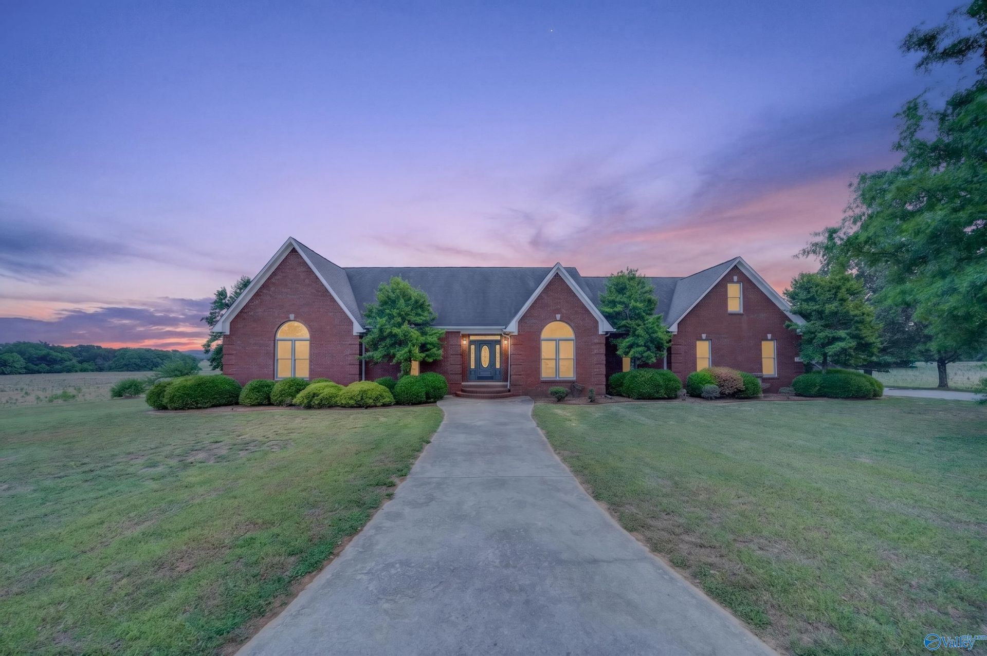 380 Countess Road Ne, Huntsville, AL 35810 Main Photo