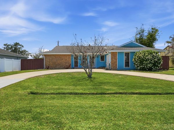 814 SE Celtic Avenue, Port St. Lucie, FL 34983
