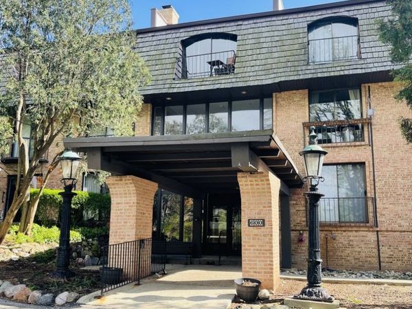 600 W Russell Street , Unit 210, Barrington, IL 60010