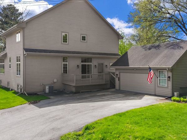 1451 Main St, Delafield, WI 53018