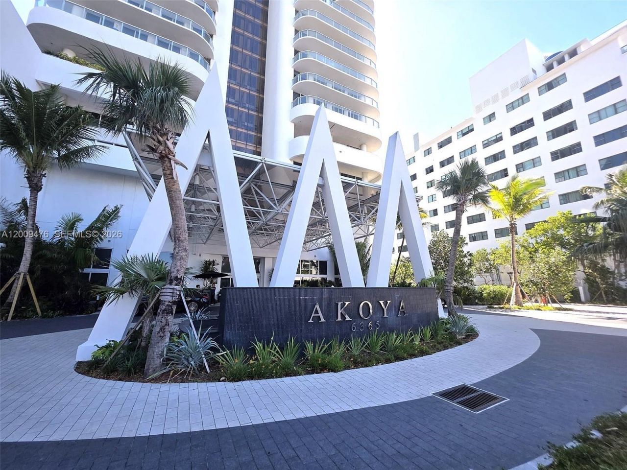 6365 Collins Ave , Unit 4311, Miami Beach, FL 33141 Photo