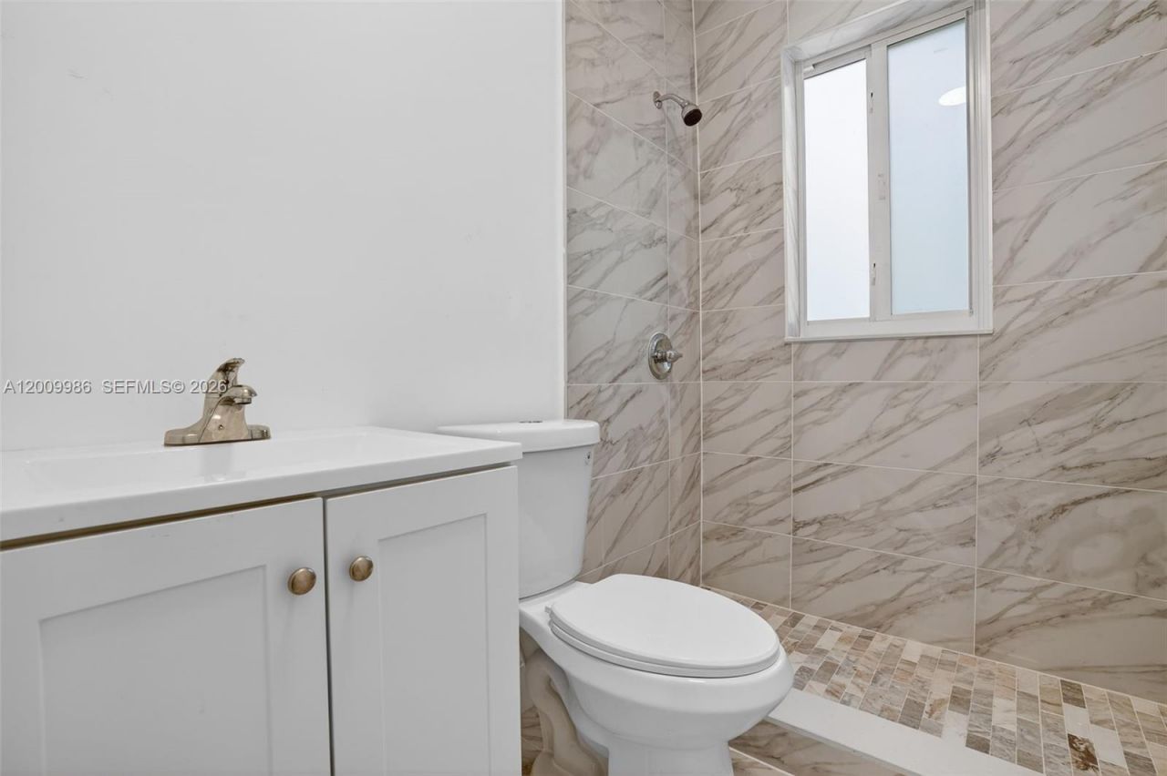 1630 SW 10th St , Unit 7, Miami, FL 33135 Photo