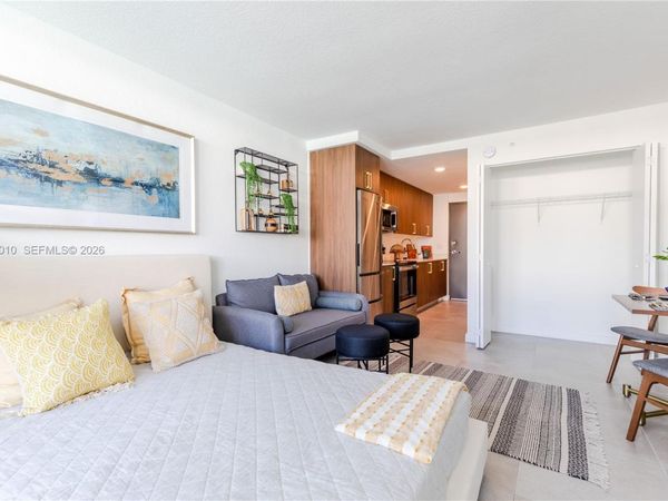 1950 W 49th St , Unit 223, Hialeah, FL 33012