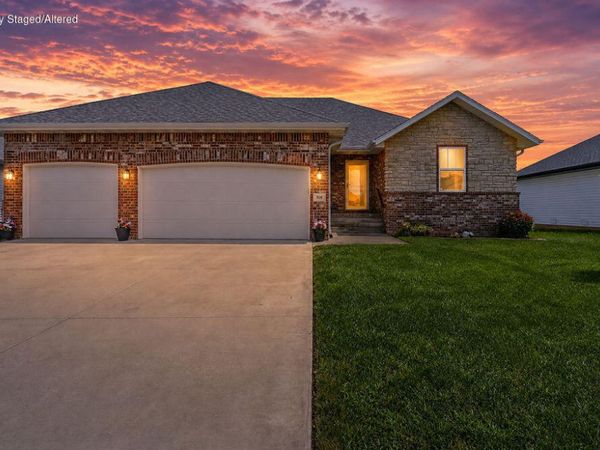 816 S Ridgemont Drive, Nixa, MO 65714