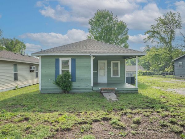 203 S Schifferdecker Avenue, Joplin, MO 64801