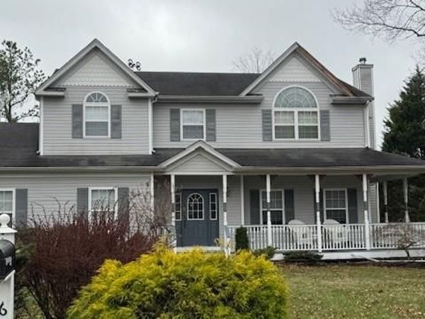 6 Donnelly Court , Manorville, NY 11949