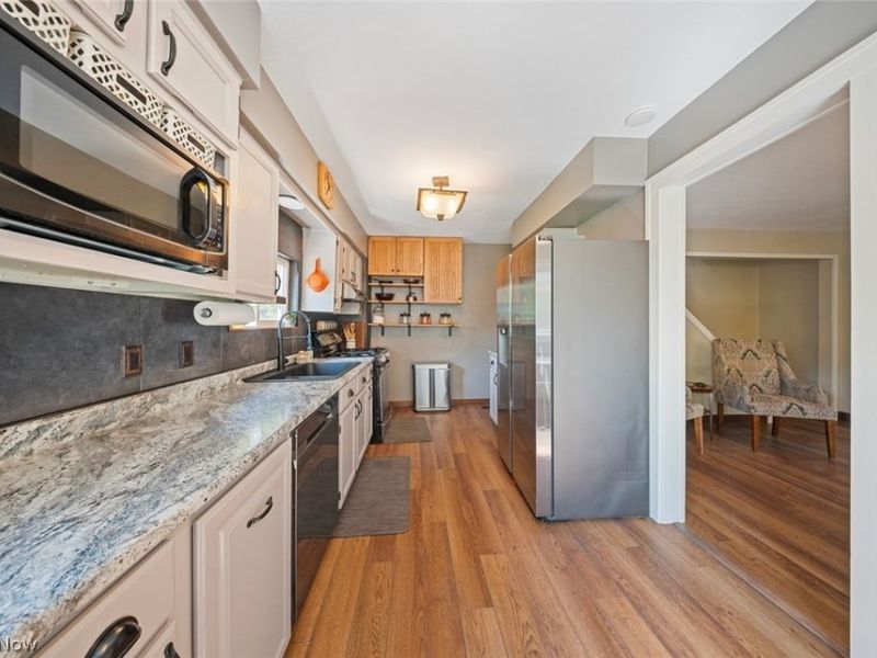 4011 Behrwald Avenue , Cleveland, OH 44109 Photo 11