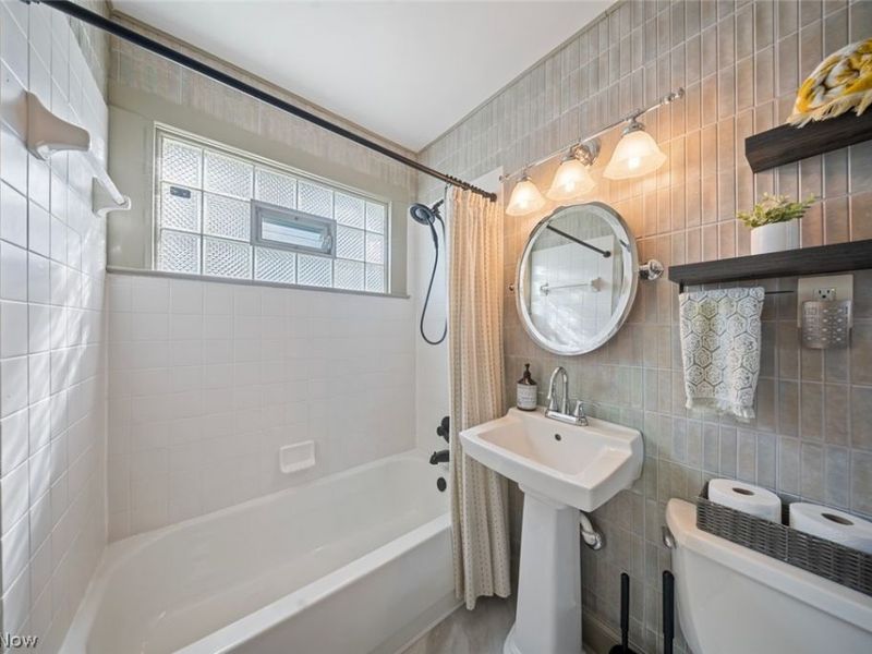 4011 Behrwald Avenue , Cleveland, OH 44109 Photo 23