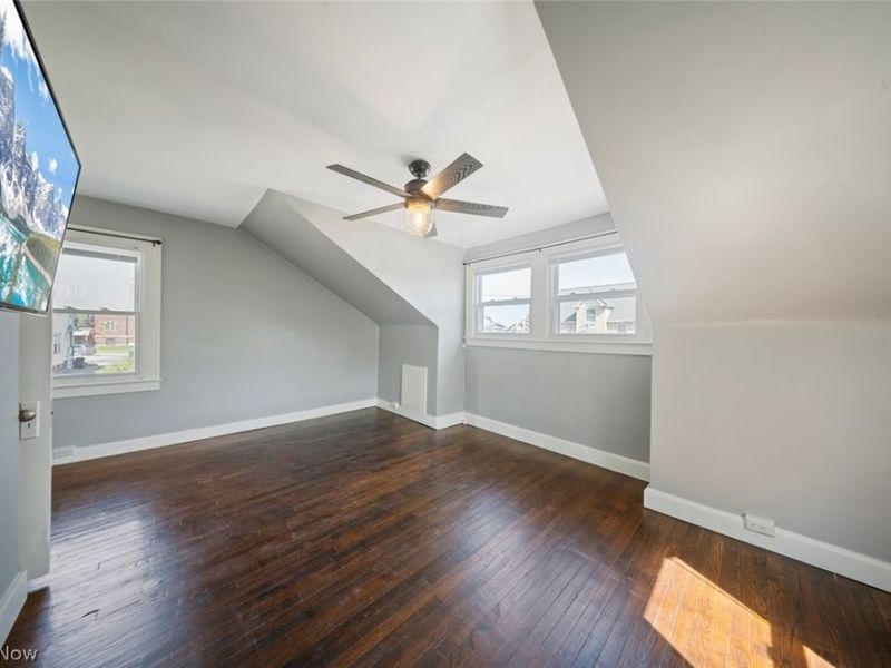 4011 Behrwald Avenue , Cleveland, OH 44109 Photo 30