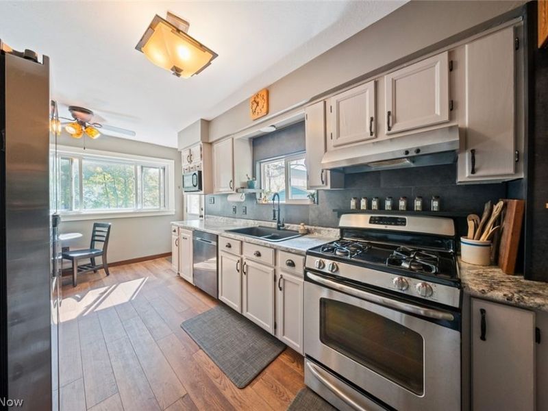 4011 Behrwald Avenue , Cleveland, OH 44109 Photo 9