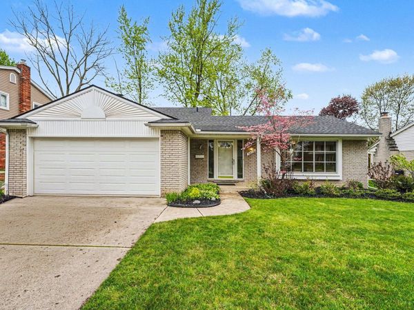 36716 Rayburn, Livonia, MI 48154