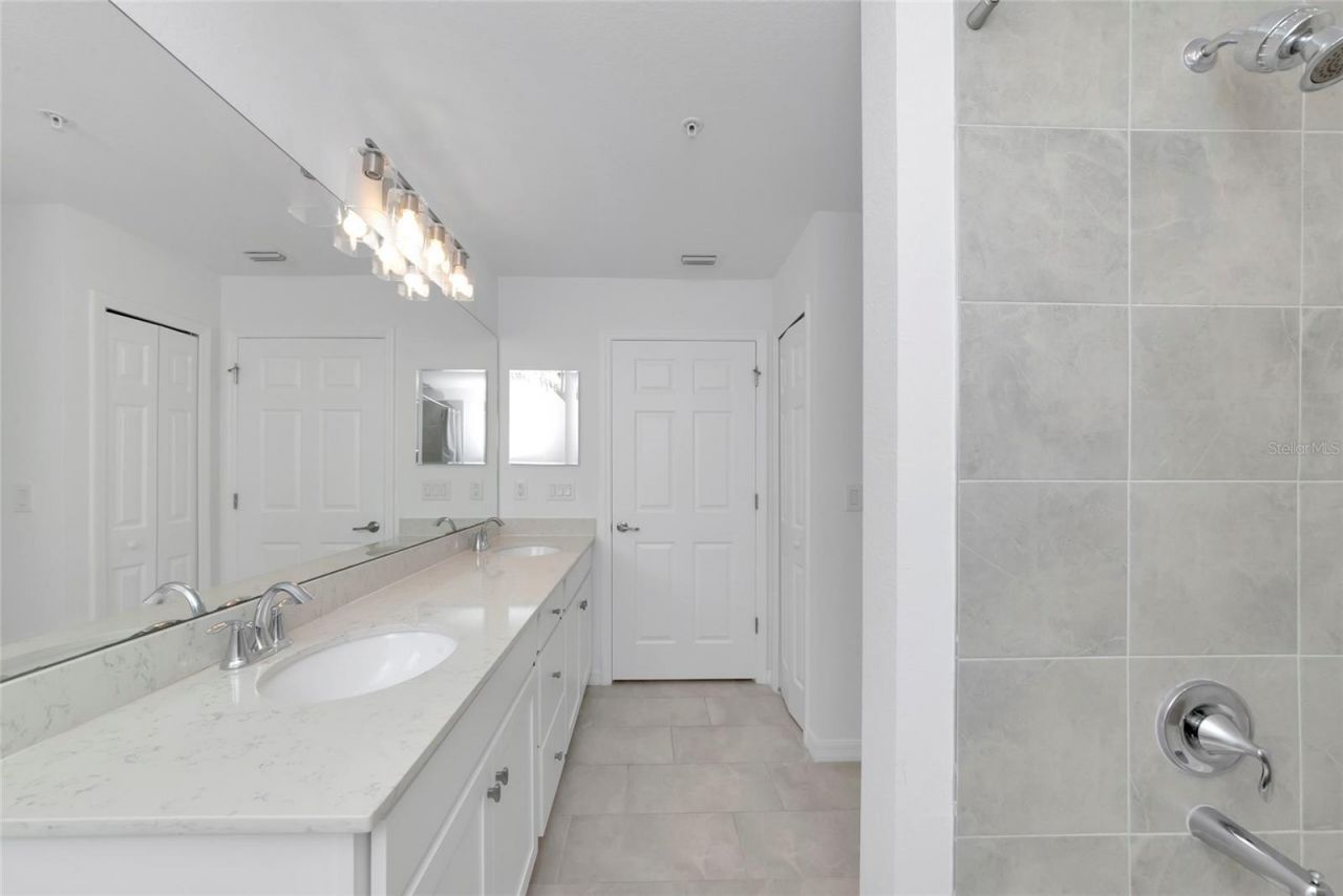 18008 Gawthrop Drive, Unit 101, Lakewood Ranch, FL 34211 Photo