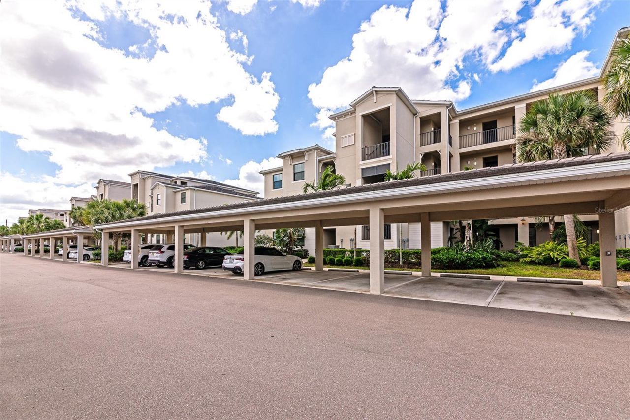 18008 Gawthrop Drive, Unit 101, Lakewood Ranch, FL 34211 Photo